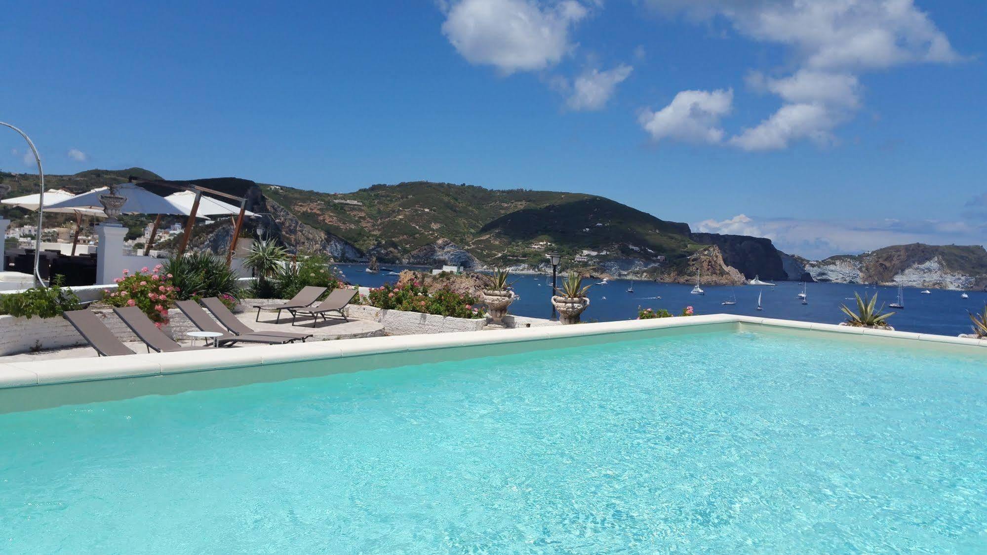 Hotel Torre Dei Borboni Ponza Esterno foto