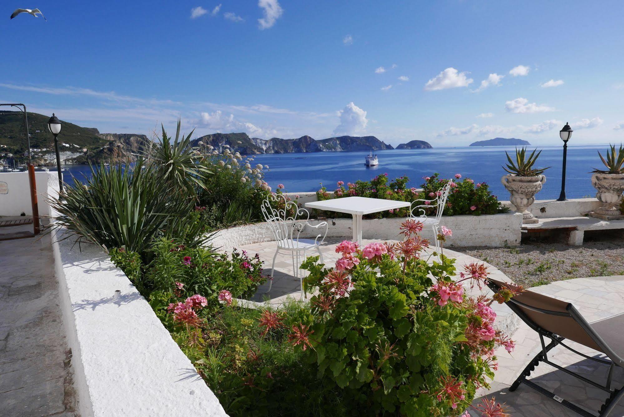 Hotel Torre Dei Borboni Ponza Esterno foto