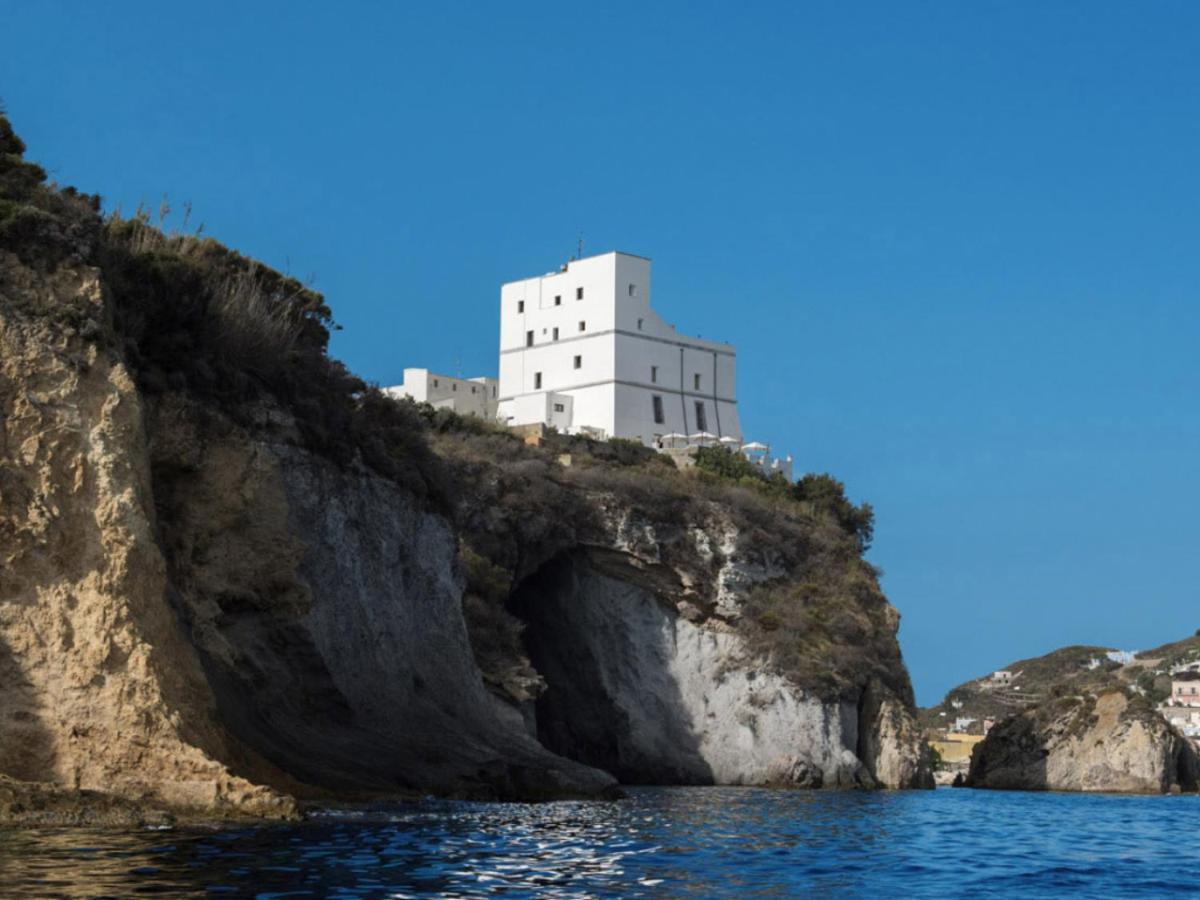 Hotel Torre Dei Borboni Ponza Esterno foto